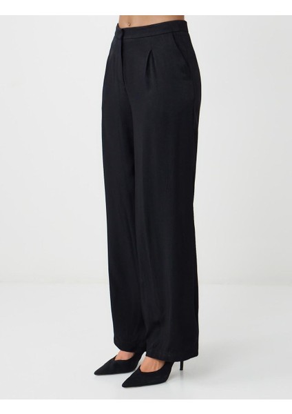 Siyah Normal Bel Bol Paça Düz Kesim Dokuma Pantolon fırsatları