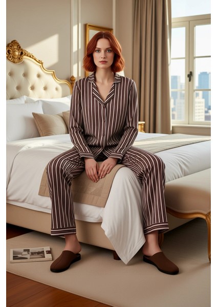 Kadın Çizgili Gömlek Yaka Pijama Takımı Fonksiyonel Dayanıklı Kaliteli Konforlu Estetik Şık