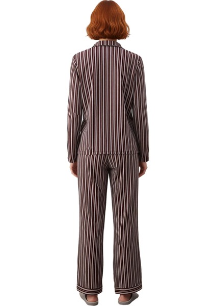 Kadın Çizgili Gömlek Yaka Pijama Takımı Fonksiyonel Dayanıklı Kaliteli Konforlu Estetik Şık modelleri