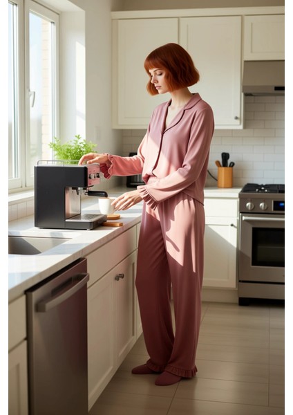 Kadın Volanlı Gömlek Yaka Pijama Takımı Fonksiyonel Dayanıklı Kaliteli Konforlu Estetik Şık