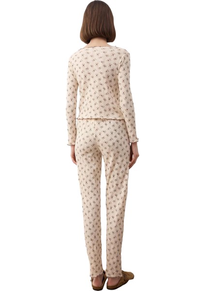 Kadın Çiçek Desenli V Yaka Pijama Takımı Fonksiyonel Dayanıklı Kaliteli Konforlu Estetik Şık modelleri