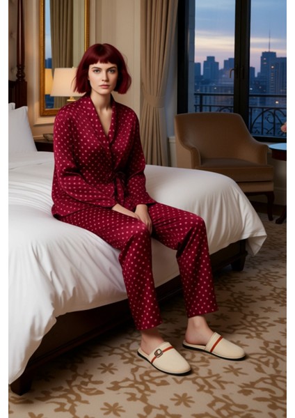 Kadın Puantiye Desenli V Yaka Pijama Takımı Fonksiyonel Dayanıklı Kaliteli Konforlu Modern fiyatları