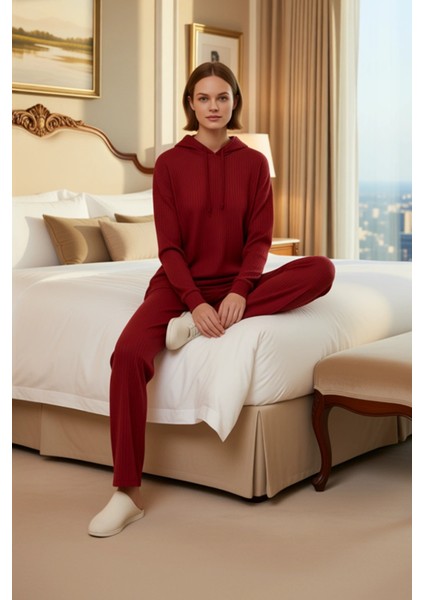 Kadın Relaxed Fit Kapüşonlu Pijama Takımı Fonksiyonel Dayanıklı Kaliteli Konforlu Estetik Şık