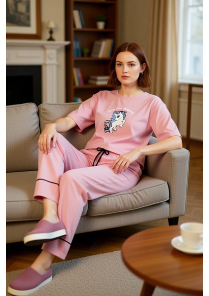 Kadın Unicorn Baskılı Bisiklet Yaka Pijama Takımı Fonksiyonel Dayanıklı Kaliteli Konforlu Şık