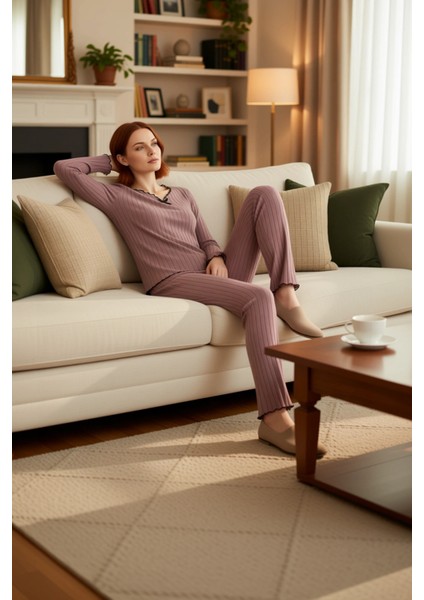 Kadın Fitilli Örme V Yaka Pijama Takımı Baby Overlok Detaylı Fonksiyonel Dayanıklı Estetik