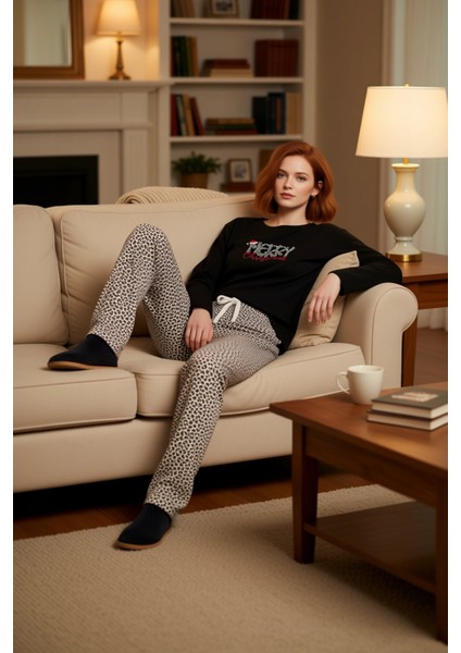 Kadın Galaksi Desenli Bisiklet Yaka Uzun Kollu Pijama Takımı Fonksiyonel Dayanıklı Estetik