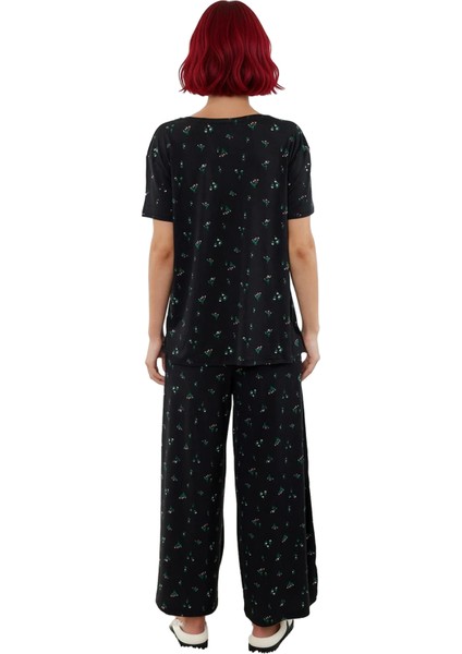 Kadın Mint Çiçekli V Yaka Kısa Kollu Pijama Takımı Fonksiyonel Dayanıklı Kaliteli Konforlu indirimleri