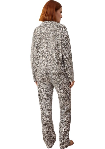 Kadın Leopar Desenli Gömlek Yaka Pijama Takımı Fonksiyonel Dayanıklı Kaliteli Konforlu Şık indirimleri