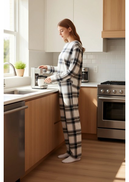 Kadın Ekose Desenli Bisiklet Yaka Pijama Takımı Fonksiyonel Dayanıklı Kaliteli Konforlu Şık fiyatları