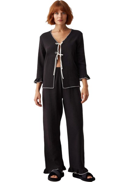 Kadın V Yaka Müslin Dokuma Pijama Takımı Truvakar Kol Detaylı Fonksiyonel Dayanıklı Modern fiyatları