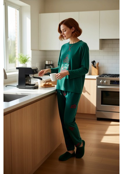 Kadin Yesil Yılbaşı Temali Polar Pijama Takımı Fonksiyonel Dayanıklı Kaliteli Konforlu Şık fiyatları