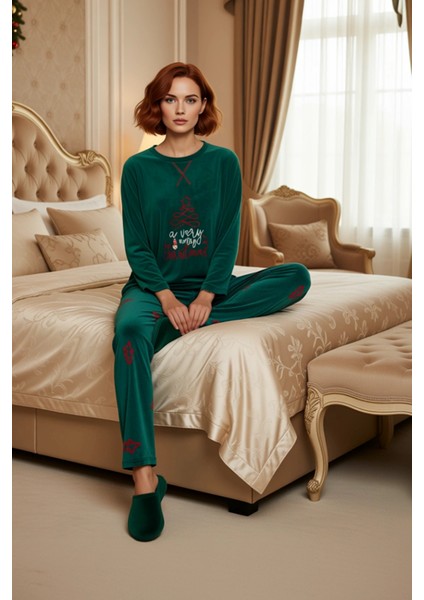 Kadin Yesil Yılbaşı Temali Polar Pijama Takımı Fonksiyonel Dayanıklı Kaliteli Konforlu Şık modelleri