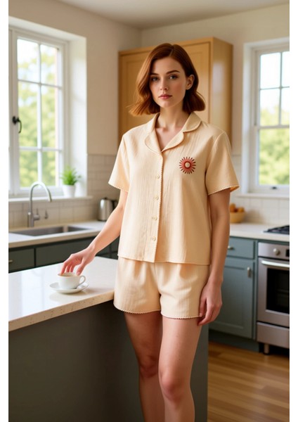 Kadın Müslin Pijama Takımı Güneş Nakışlı Gömlek ve Şort Fonksiyonel Dayanıklı Kaliteli Şık