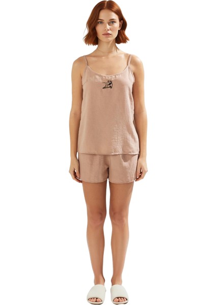 Kadın Kedi Nakışlı V Yaka Ip Askılı Şortlu Dokuma Pijama Takımı Ev Konforu Fonksiyonel Şık fiyatları