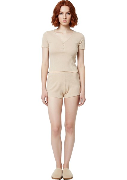 Kadın Fitilli V Yaka Şortlu Pijama Takımı Fonksiyonel Dayanıklı Kaliteli Konforlu Estetik Şık fiyatları