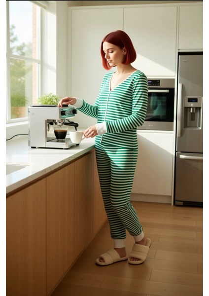 Kadın Çizgili V Yaka Uzun Kollu Pijama Takımı Fonksiyonel Dayanıklı Kaliteli Konforlu Spor fiyatları