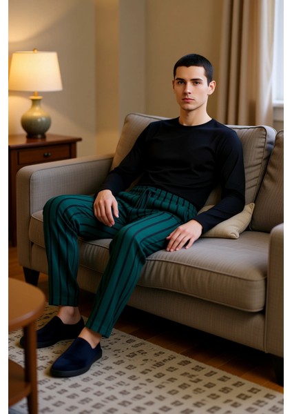 Erkek Bisiklet Yaka Çizgili Pijama Takımı Fonksiyonel Dayanıklı Kaliteli Konforlu Estetik Şık