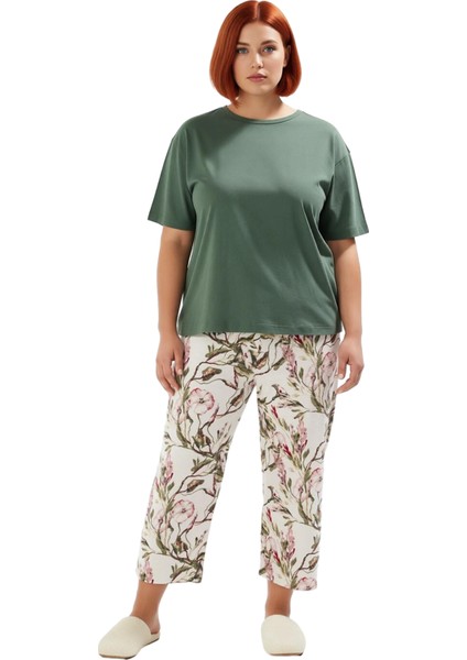 Kadın Çiçekli Kapri Pijama Takımı Fonksiyonel Dayanıklı Kaliteli Konforlu Estetik Premium Şık fırsatları