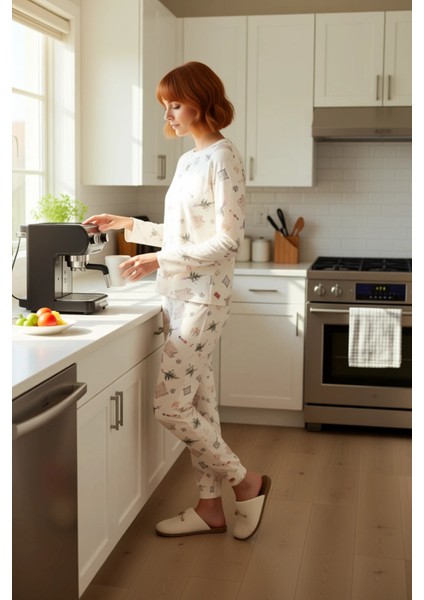 Kadın Yılbaşı Temalı Pamuklu Pijama Takımı Fonksiyonel Dayanıklı Kaliteli Konforlu Estetik fiyatları