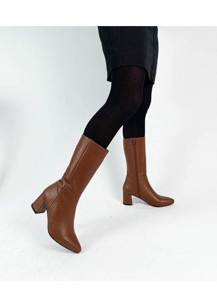 Hakiki Deri Taba Renk Sivri Burun Kalın Topuk Diz Altı 36-40 Numara Arası Kadın Çizme