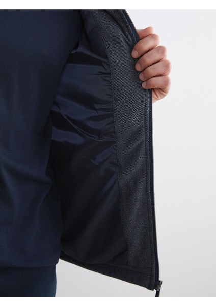 Özmarka Yeni Sezon Slim Fit Gömlek Yaka Erkek Mont fırsatları