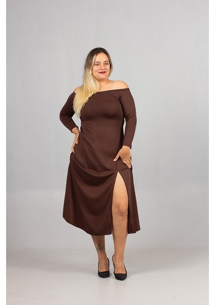 Büyük Beden Madonna Yaka Yırtmaçlı Modal Penye Elbise Kahverengi