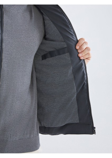 Özmarka Yeni Sezon Standart Kalıp Dik Yaka Erkek Deri Görünümlü Mont fırsatları