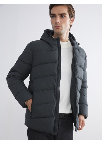 Yeni Sezon Standart Kalıp Kapüşonlu Erkek Şişme Mont