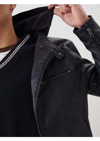 Siyah Slim Fit Kapüşonlu Erkek Deri Görünümlü Mont fırsatları