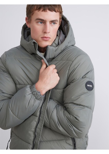 Yeni Sezon Standart Kalıp Kapüşonlu Erkek Şişme Mont