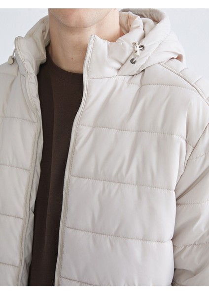 Yeni Sezon Standart Kalıp Kapüşonlu Erkek Şişme Mont modelleri