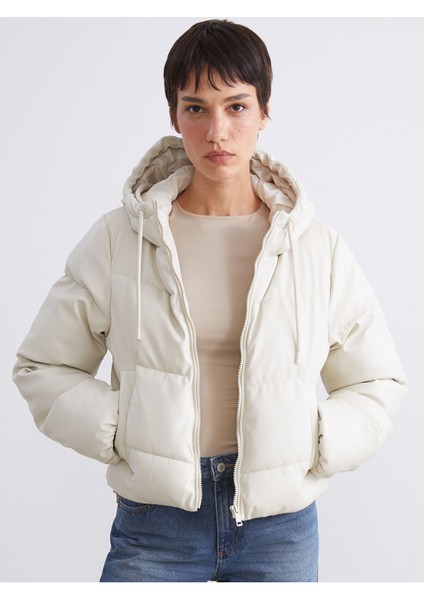 Cey Yeni Sezon Kadın Kapüşonlu Düz Şişme Mont