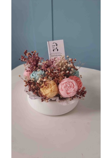 Taş Kasede Mum Çiçek Buketi