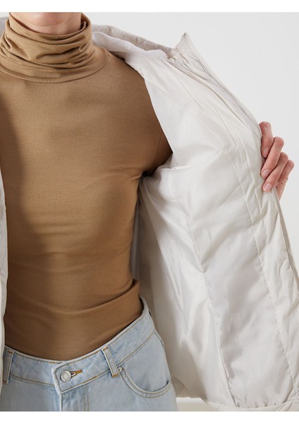 Izr Yeni Sezon Kadın Kapüşonlu Düz Şişme Mont fırsatları