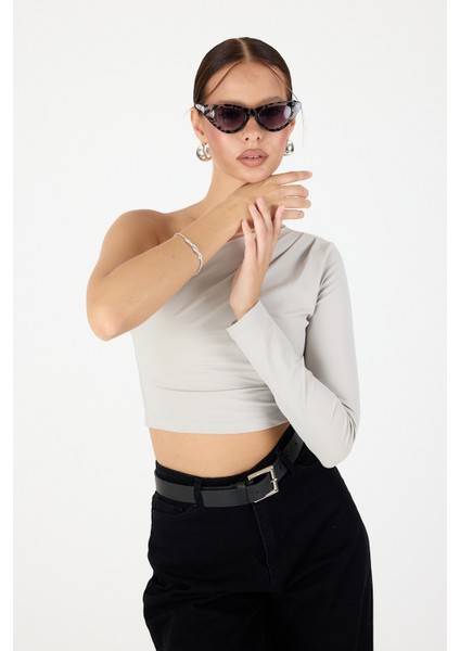 Zirkon Taşlı Yarım Burgu Model Su Yolu Kadın Bileklik – Işıltılı Şık Tasarım