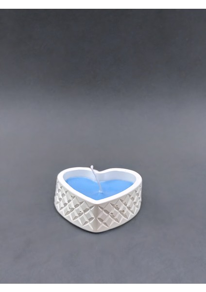 Dekoratif Kalp Formlu Kabartmalı Hoş Kokulu %100 Doğal Soya Mum - Romantik ve Estetik Tasarım - Ev Dekorasyonu, Özel Günler, Sevgililer Günü ve Fotoğraf Konseptleri Için Zarif ve Şık Hediye Seçeneği modelleri