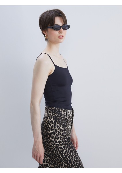 Yeni Sezon Kare Yaka Kadın Atlet