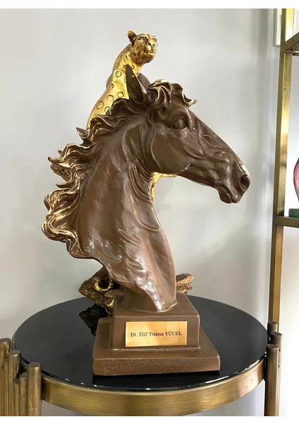 Kişiye Özel Isim Veya Markanızı Yazılabilir Dekoratif At Kafası Büst Büyük Boy Heykeli Kaideli modelleri