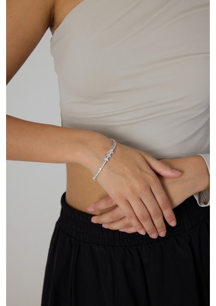 Zirkon Taşlı Mistik Model Su Yolu Kadın Bileklik – Anlamlı ve Zarif Tasarım modelleri