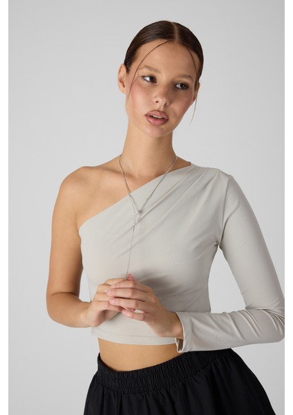 Gümüş Renkli Y Model Dövme Zincirli Kadın Kolye – Modern ve Zarif Tasarım