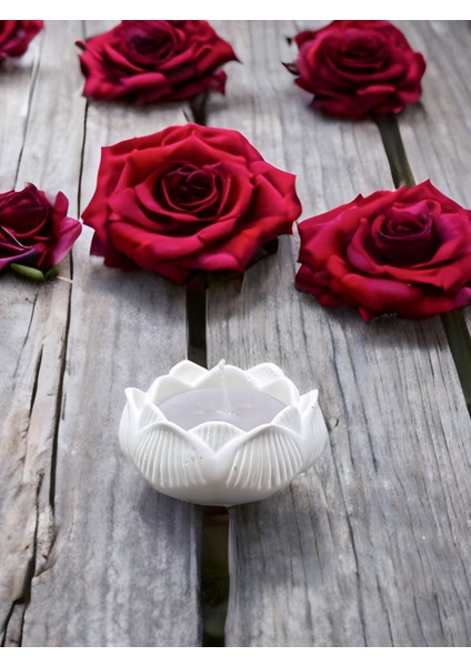 Dekoratif Lotus Çiçeği Formlu Hoş Kokulu %100 Doğal Soya Mum Zarif ve Mistik Tasarım - Ev Dekorasyonu, Medıtasyon, Yoga Alanları, Spa Atmosferi ve Özel Günler Için Şık ve Estetik Hediye Seçeneği