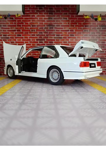 1988 Bmw 3 Serıes M3 White (E30) 1:24 Ölçek Açılan Kapılar Bmw E30 Diecast Araba modelleri