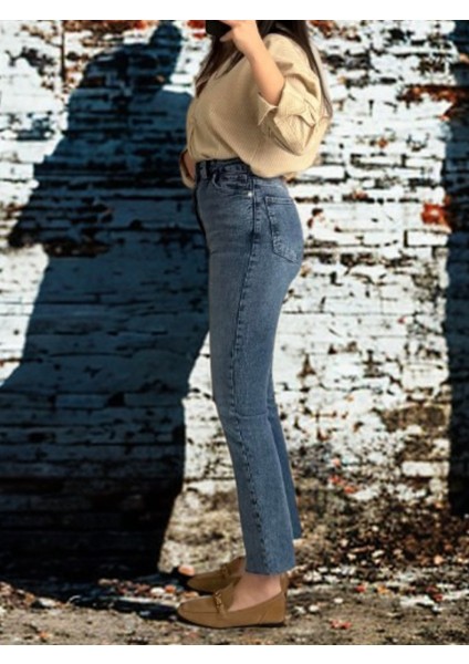 Julia Kadın Açık Mavi Indigo Ultra Yüksek Bel Straight Jean fiyatları