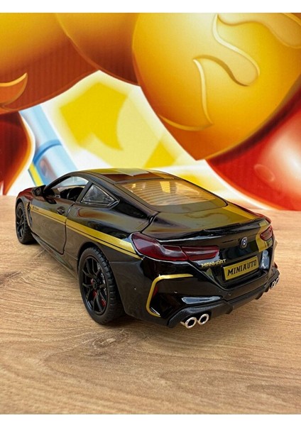 1:24 Bmw M8 Diecast Araba Kapılar Bagaj Kaput Açılır Sesli ve Işıklı Bmw M8 Diecast Model Araba Bmw modelleri