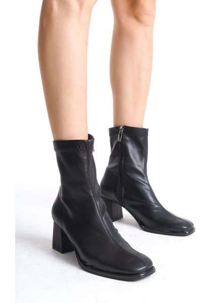 Tia Siyah Cilt Kalın Topuklu Kare Burunlu Kısa Bot & Bootie modelleri