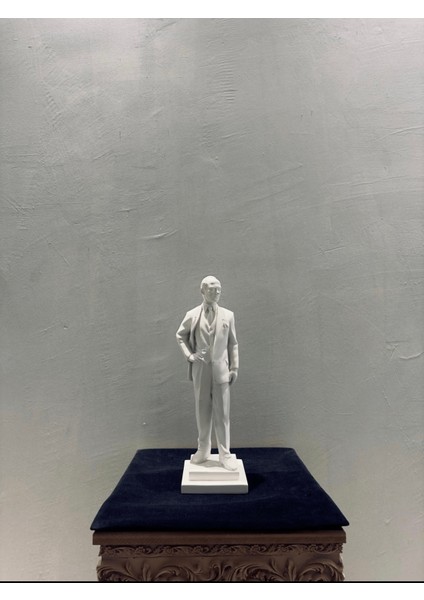 Atatürk Heykeli Biblo 42×13 cm | Büyük Boy Dekoratif Polyester Obje | Ev & Ofis Kullanımı | Koleksiyonluk Sanat Objeleri