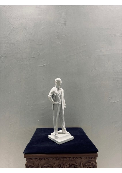 Atatürk Heykeli Biblo 42×13 cm | Büyük Boy Dekoratif Polyester Obje | Ev & Ofis Kullanımı | Koleksiyonluk Sanat Objeleri fiyatları