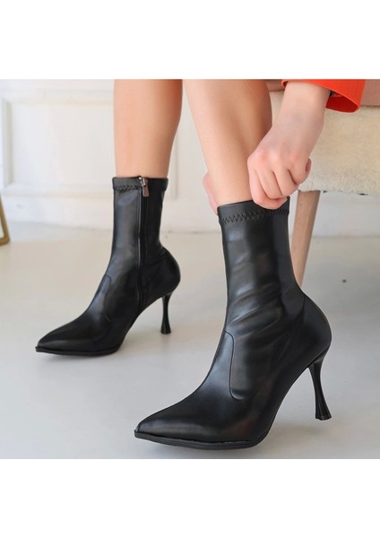 Moert Siyah Cilt Streç Topuklu Bot fırsatları