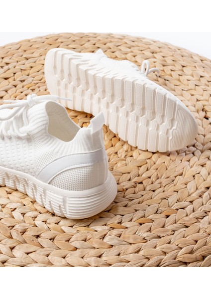 ZRİN-501 Beyaz Bağcıklı Rahat Taban Günlük Triko Spor Ayakkabı indirimleri