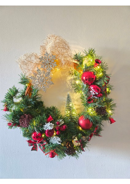 Işıklı Yılbaşı Kapı ve Duvar Süsü – El Yapımı Kırmızı & Altın Noel Dekoru